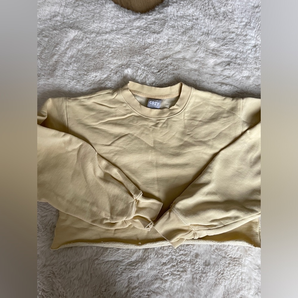 Aritzia TNA Cozy Perfect Yellow Cropped Crewneck Sweatshirt Size S